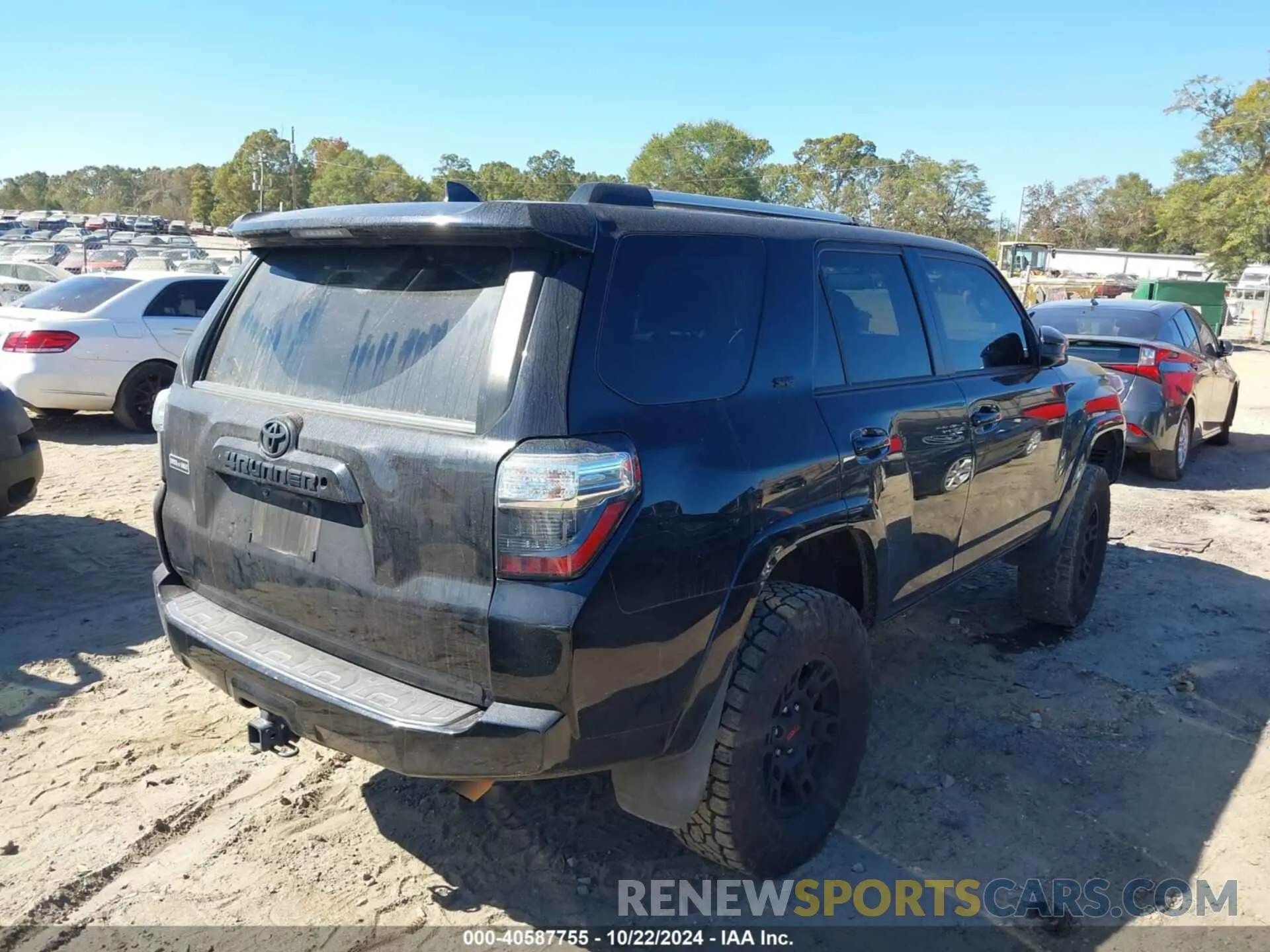 4 Photograph of a damaged car JTEBU5JR9K5660269 TOYOTA 4RUNNER 2019
