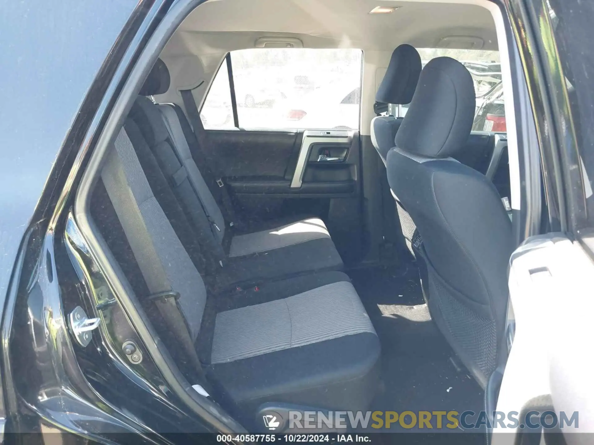 8 Photograph of a damaged car JTEBU5JR9K5660269 TOYOTA 4RUNNER 2019
