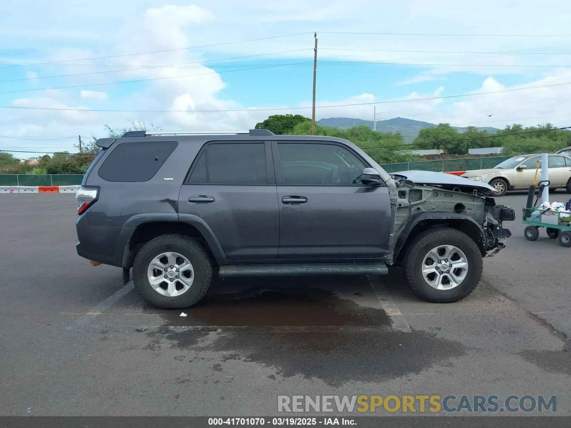 13 Photograph of a damaged car JTEBU5JR9K5660286 TOYOTA 4RUNNER 2019