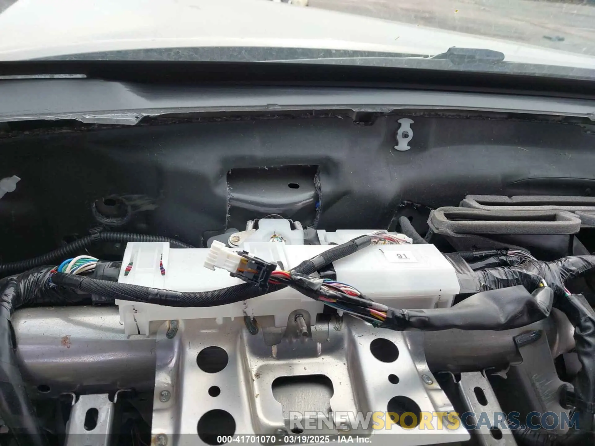 7 Photograph of a damaged car JTEBU5JR9K5660286 TOYOTA 4RUNNER 2019