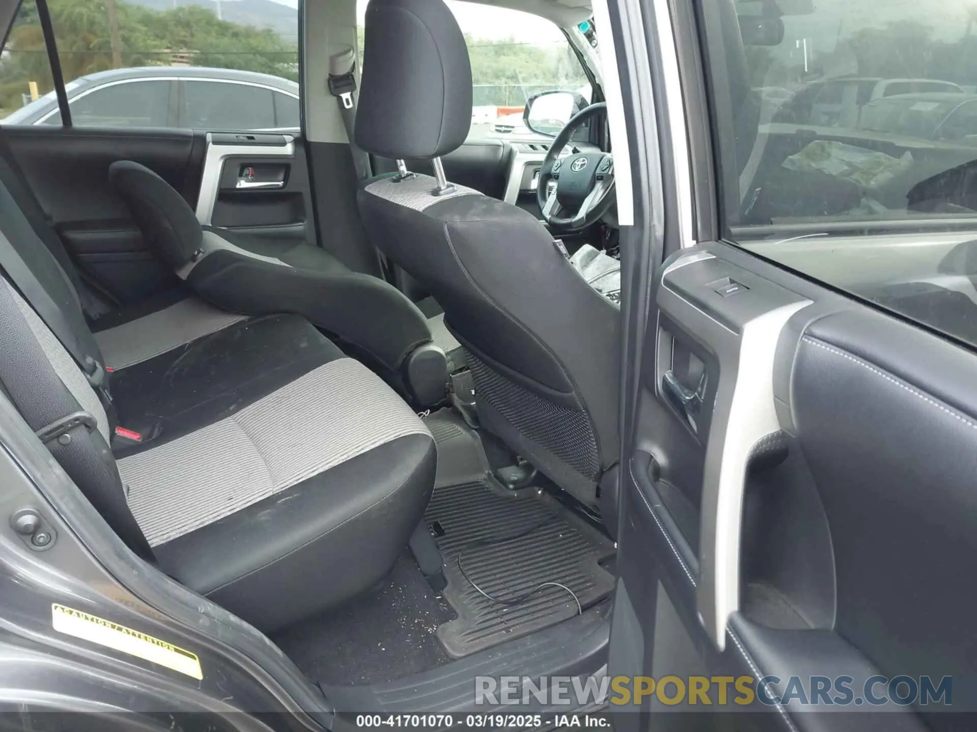 8 Photograph of a damaged car JTEBU5JR9K5660286 TOYOTA 4RUNNER 2019