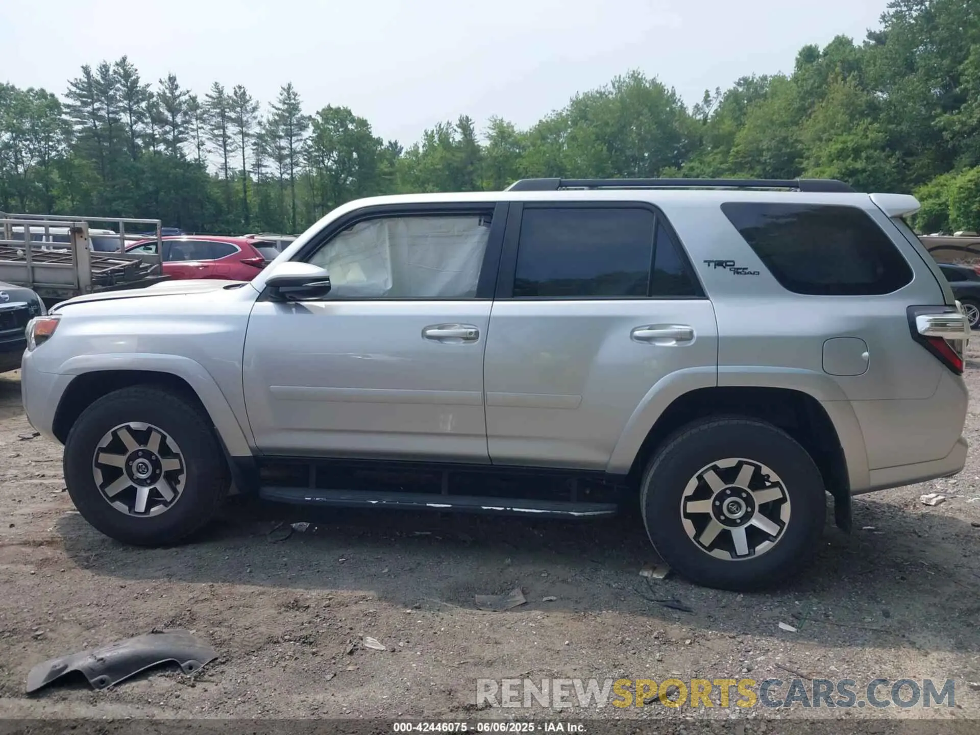15 Photograph of a damaged car JTEBU5JR9K5677640 TOYOTA 4RUNNER 2019