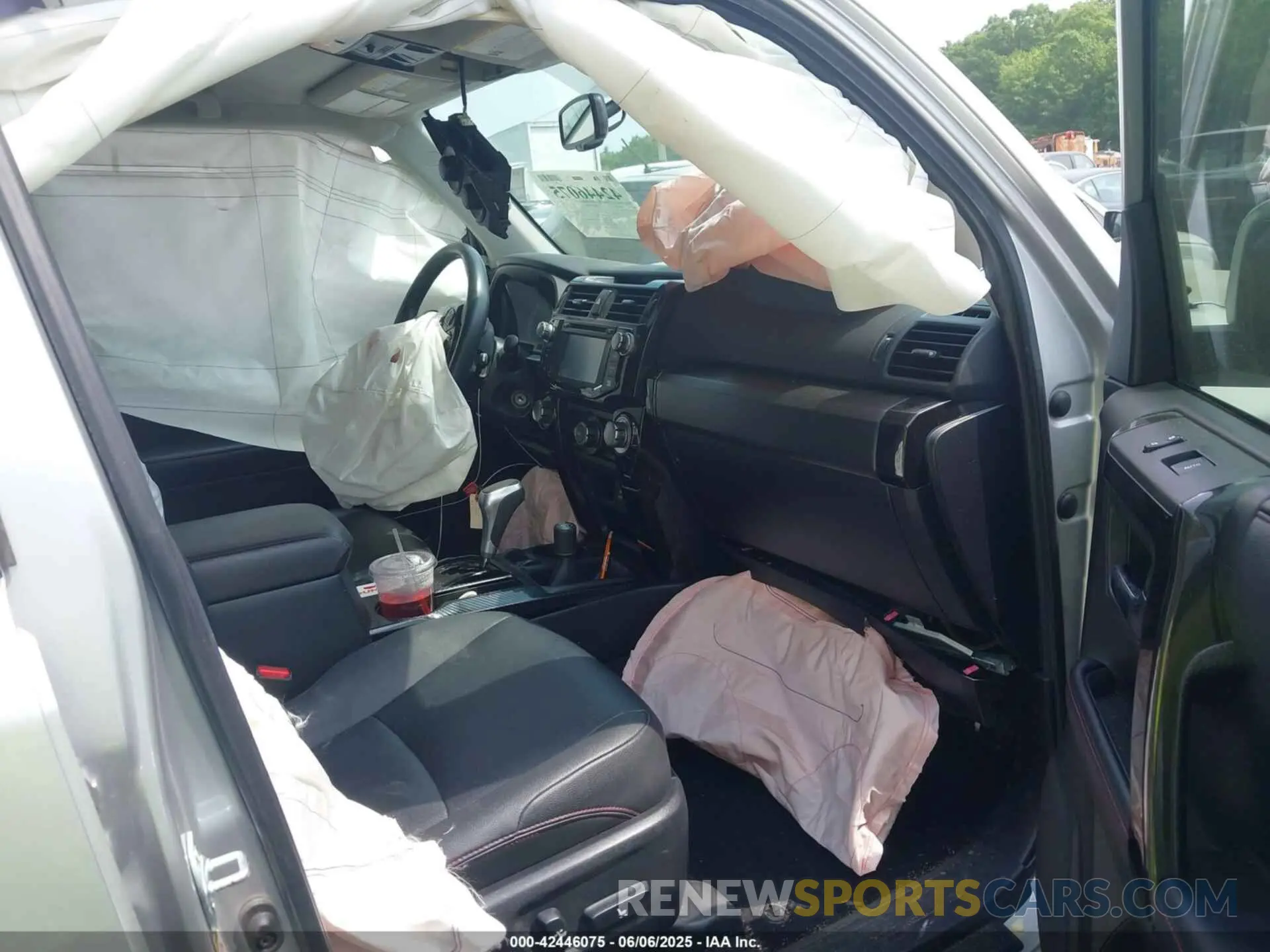 5 Photograph of a damaged car JTEBU5JR9K5677640 TOYOTA 4RUNNER 2019