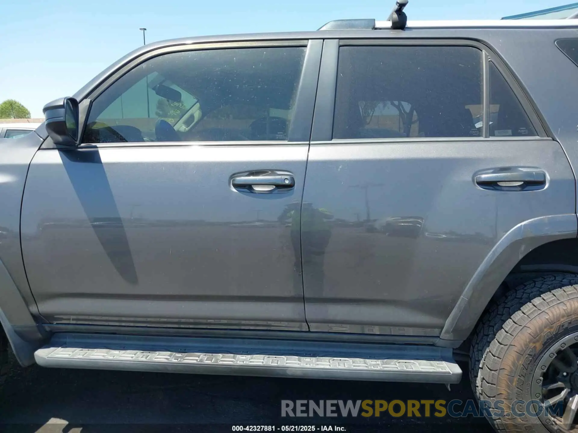 15 Photograph of a damaged car JTEBU5JR9K5685088 TOYOTA 4RUNNER 2019