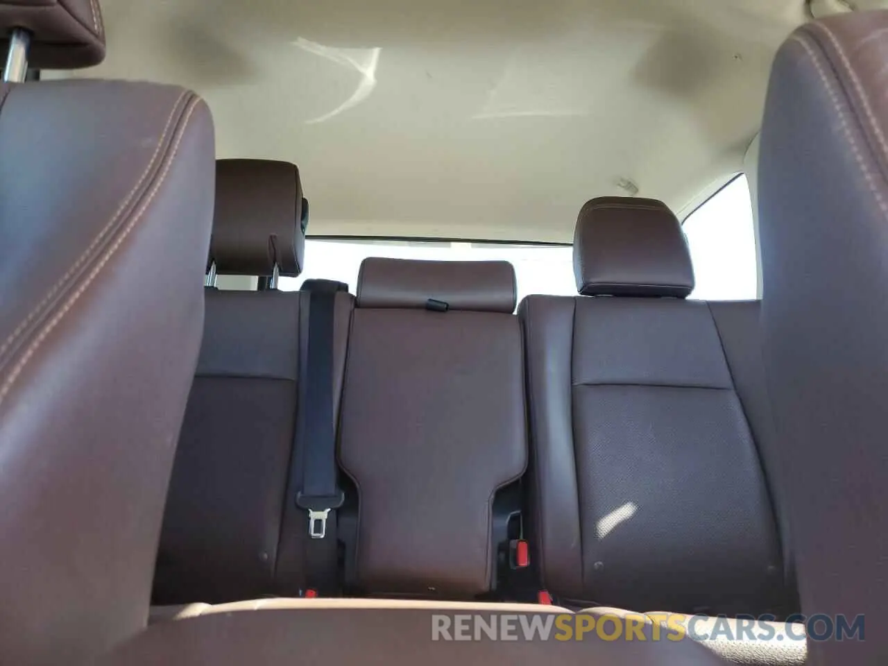 10 Photograph of a damaged car JTEBU5JR9K5699640 TOYOTA 4RUNNER 2019