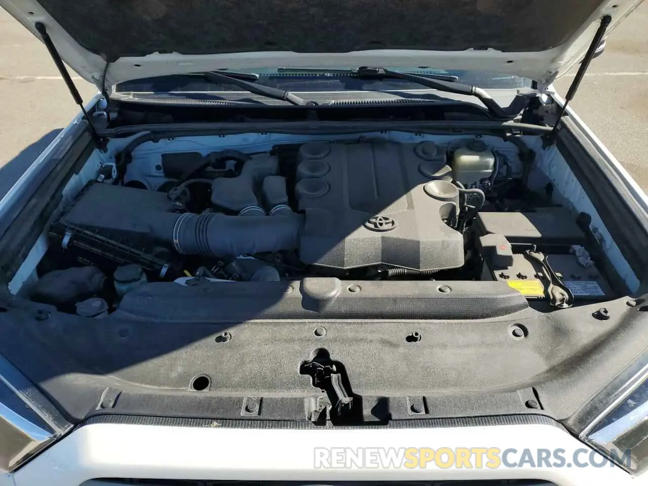 12 Photograph of a damaged car JTEBU5JR9K5699640 TOYOTA 4RUNNER 2019