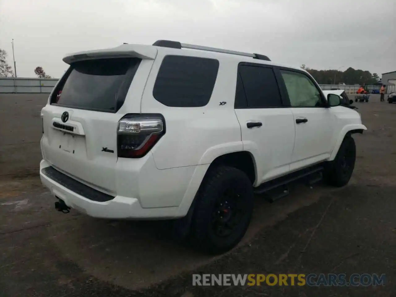 4 Photograph of a damaged car JTEBU5JR9K5701404 TOYOTA 4RUNNER 2019