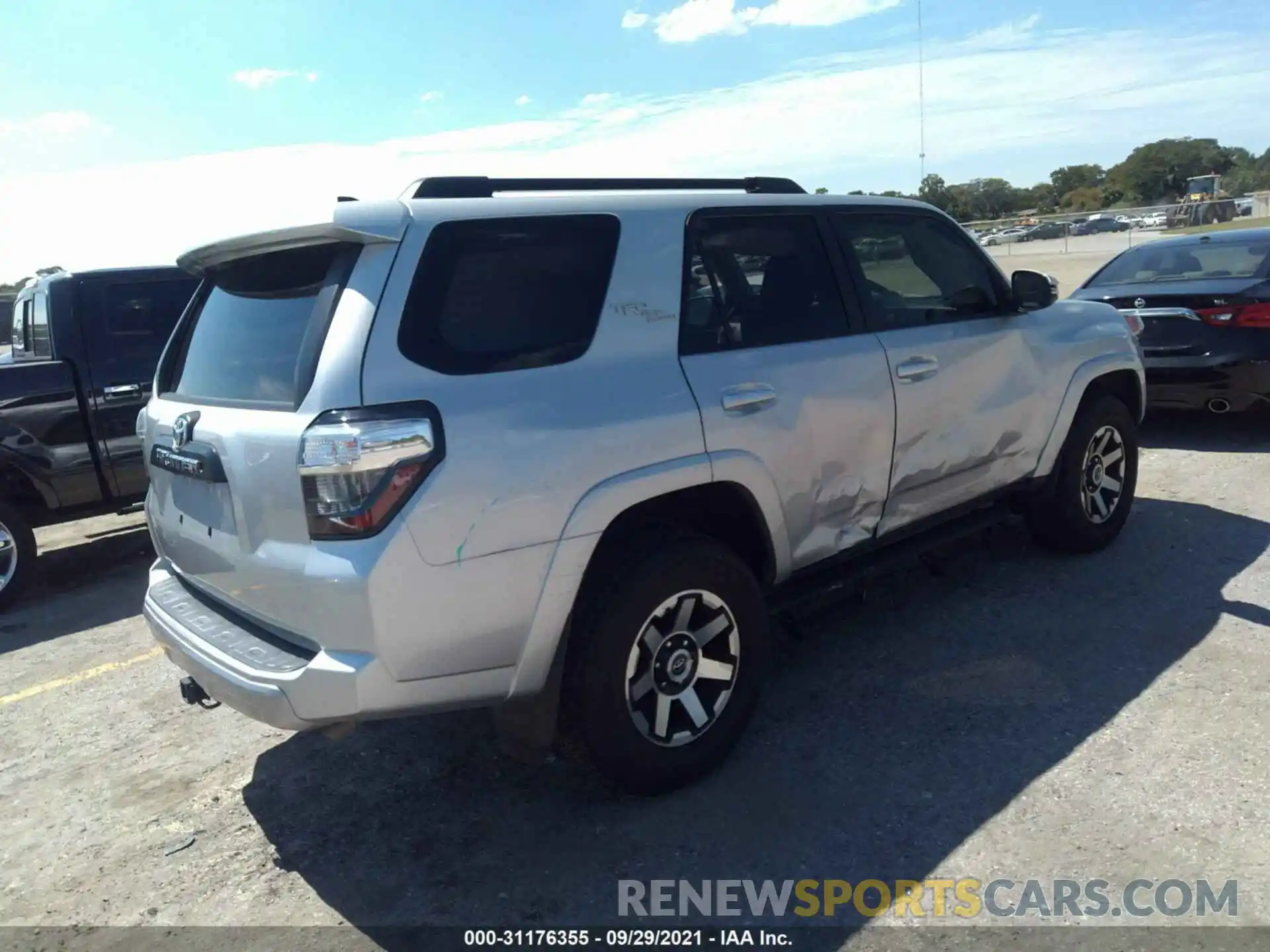 4 Photograph of a damaged car JTEBU5JR9K5704433 TOYOTA 4RUNNER 2019