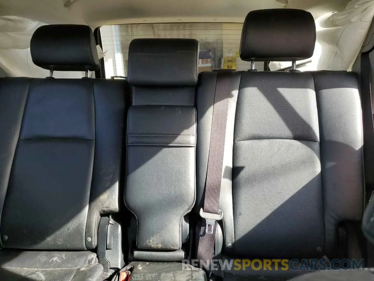 10 Photograph of a damaged car JTEBU5JR9K5712466 TOYOTA 4RUNNER 2019