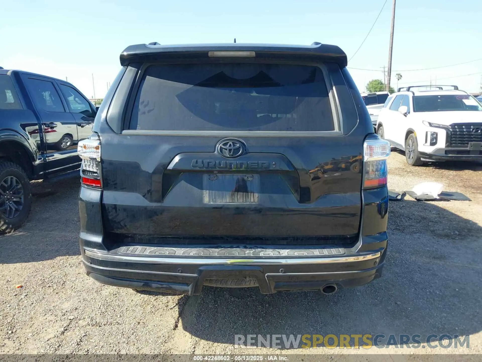 16 Photograph of a damaged car JTEBU5JR9K5714251 TOYOTA 4RUNNER 2019