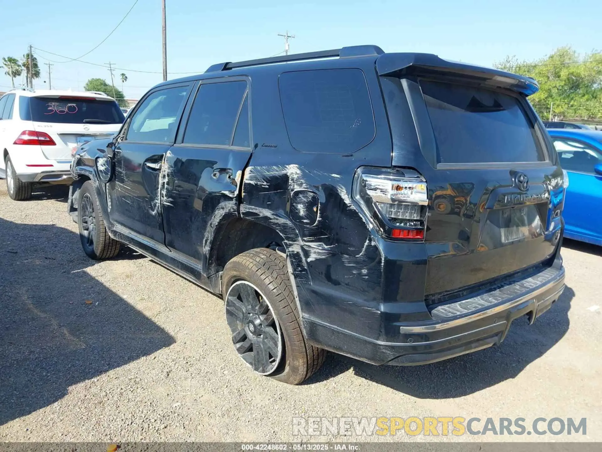 3 Photograph of a damaged car JTEBU5JR9K5714251 TOYOTA 4RUNNER 2019