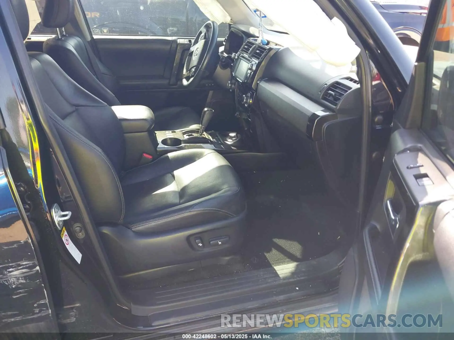 5 Photograph of a damaged car JTEBU5JR9K5714251 TOYOTA 4RUNNER 2019