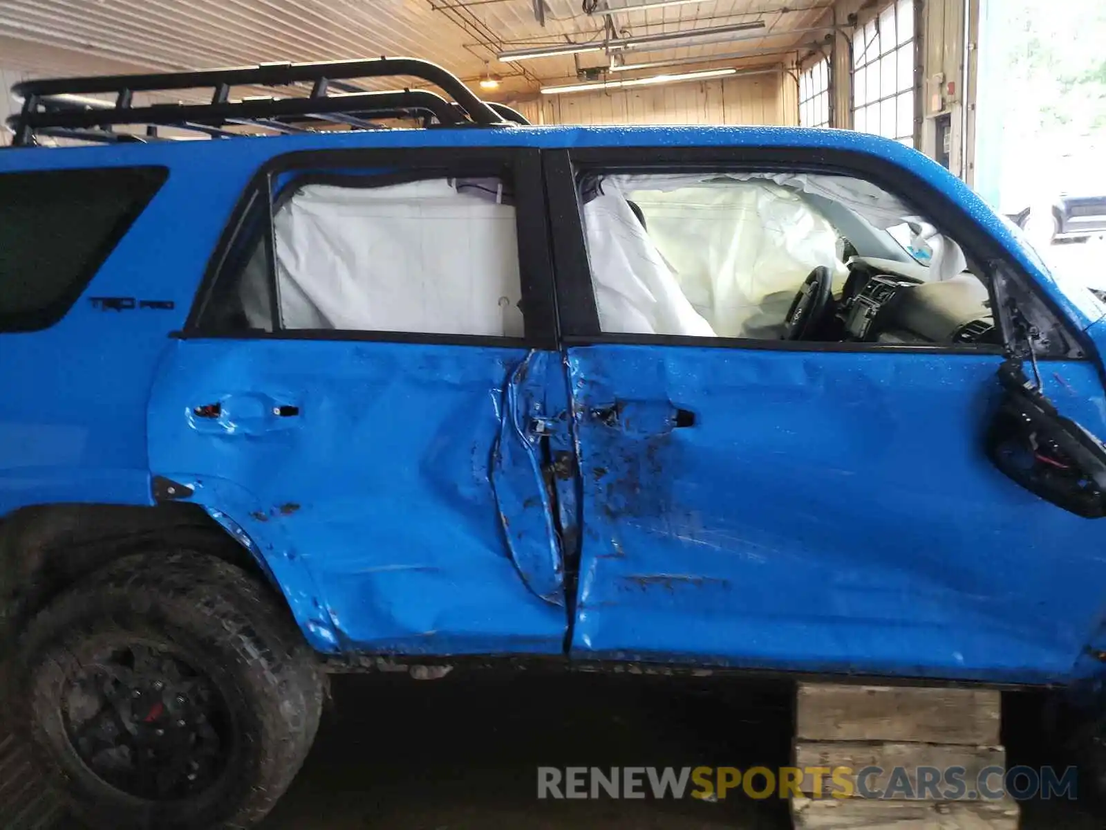 9 Photograph of a damaged car JTEBU5JR9K5721524 TOYOTA 4RUNNER 2019