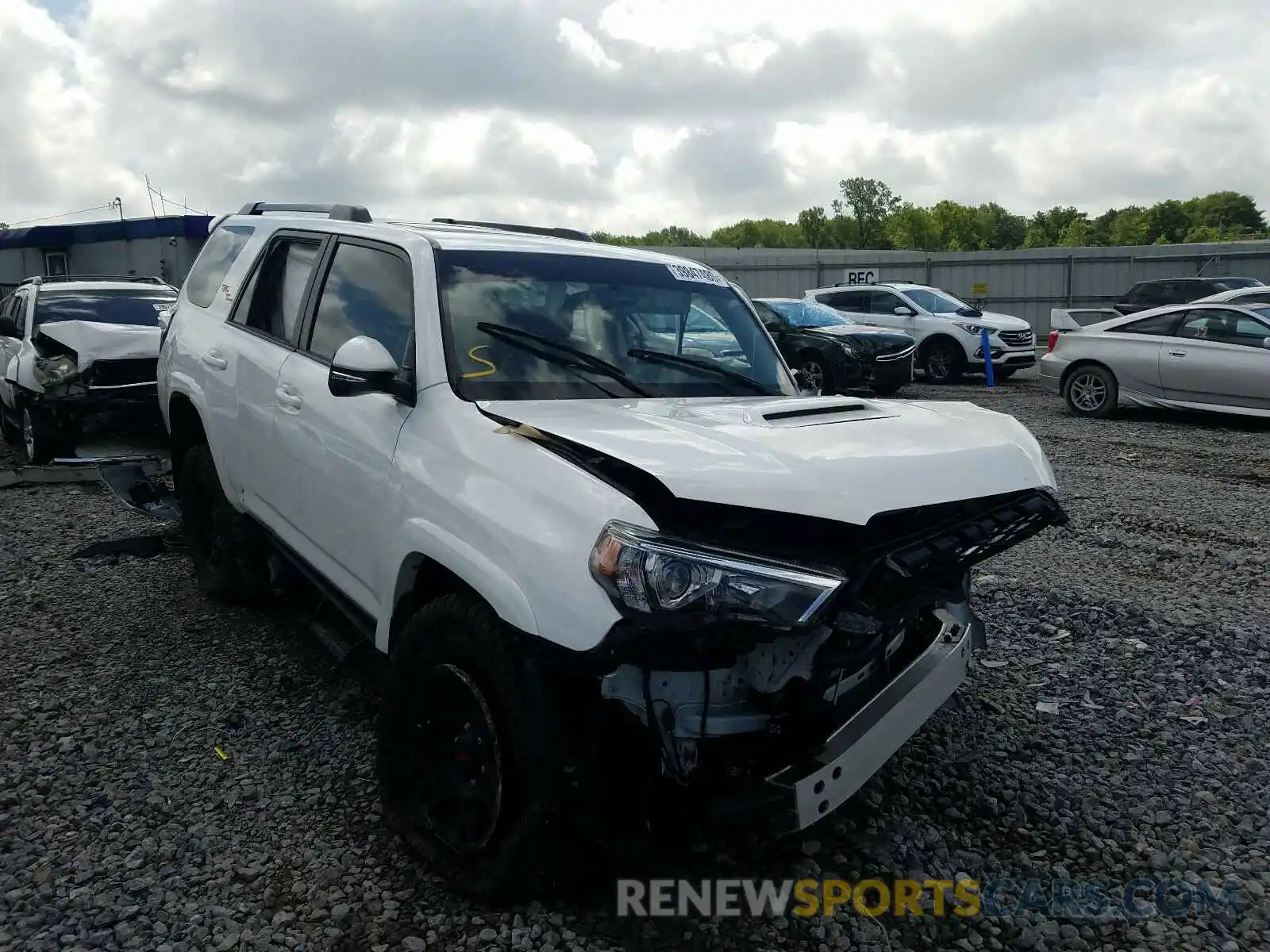 1 Photograph of a damaged car JTEBU5JR9K5725590 TOYOTA 4RUNNER 2019