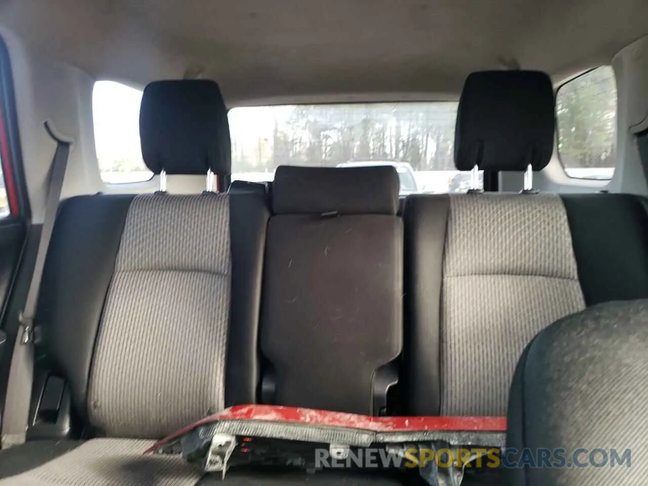 10 Photograph of a damaged car JTEBU5JRXK5613395 TOYOTA 4RUNNER 2019