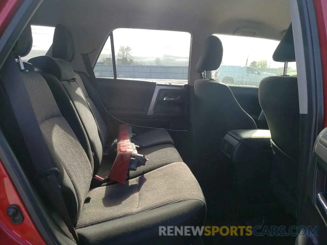 11 Photograph of a damaged car JTEBU5JRXK5613395 TOYOTA 4RUNNER 2019