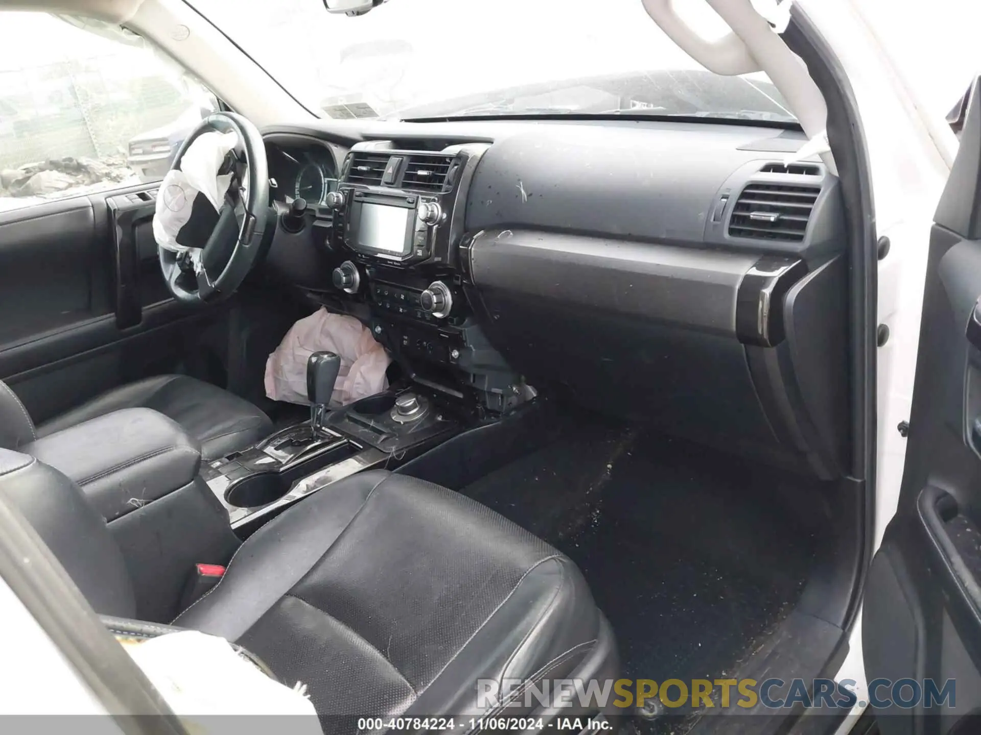 5 Photograph of a damaged car JTEBU5JRXK5627586 TOYOTA 4RUNNER 2019