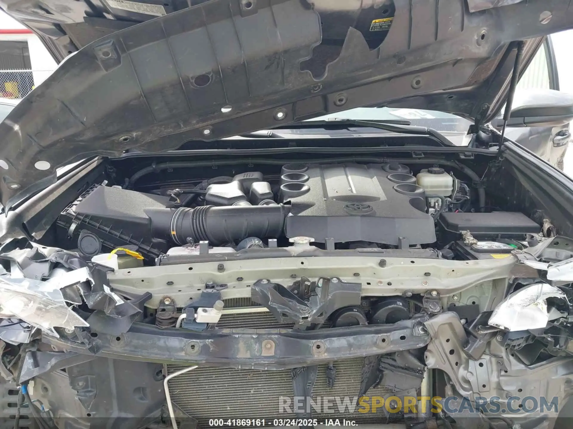 10 Photograph of a damaged car JTEBU5JRXK5638880 TOYOTA 4RUNNER 2019