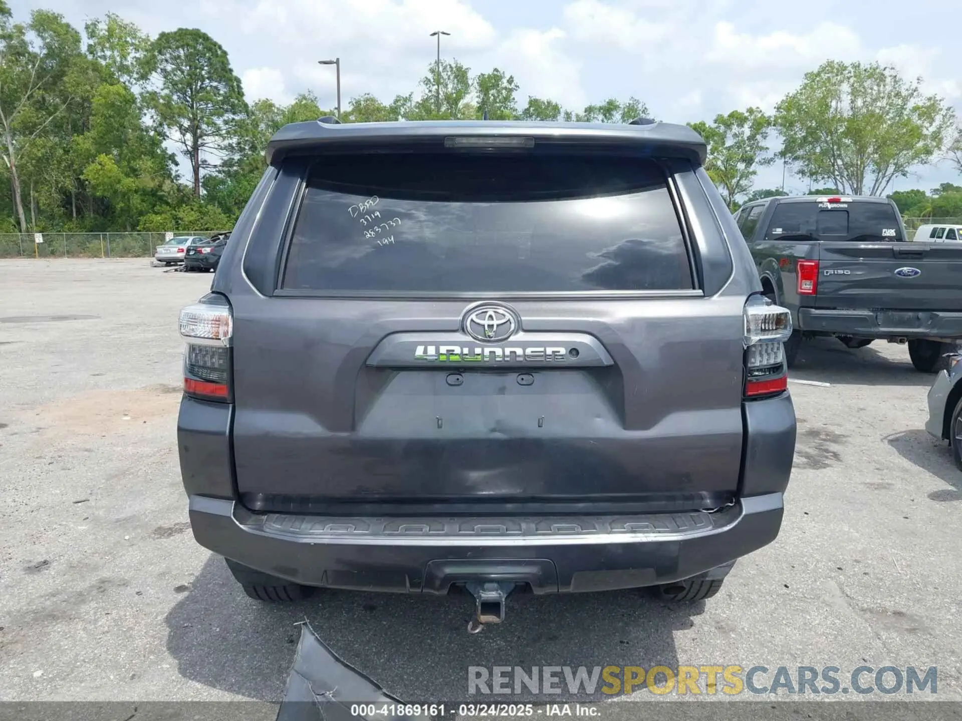 16 Photograph of a damaged car JTEBU5JRXK5638880 TOYOTA 4RUNNER 2019