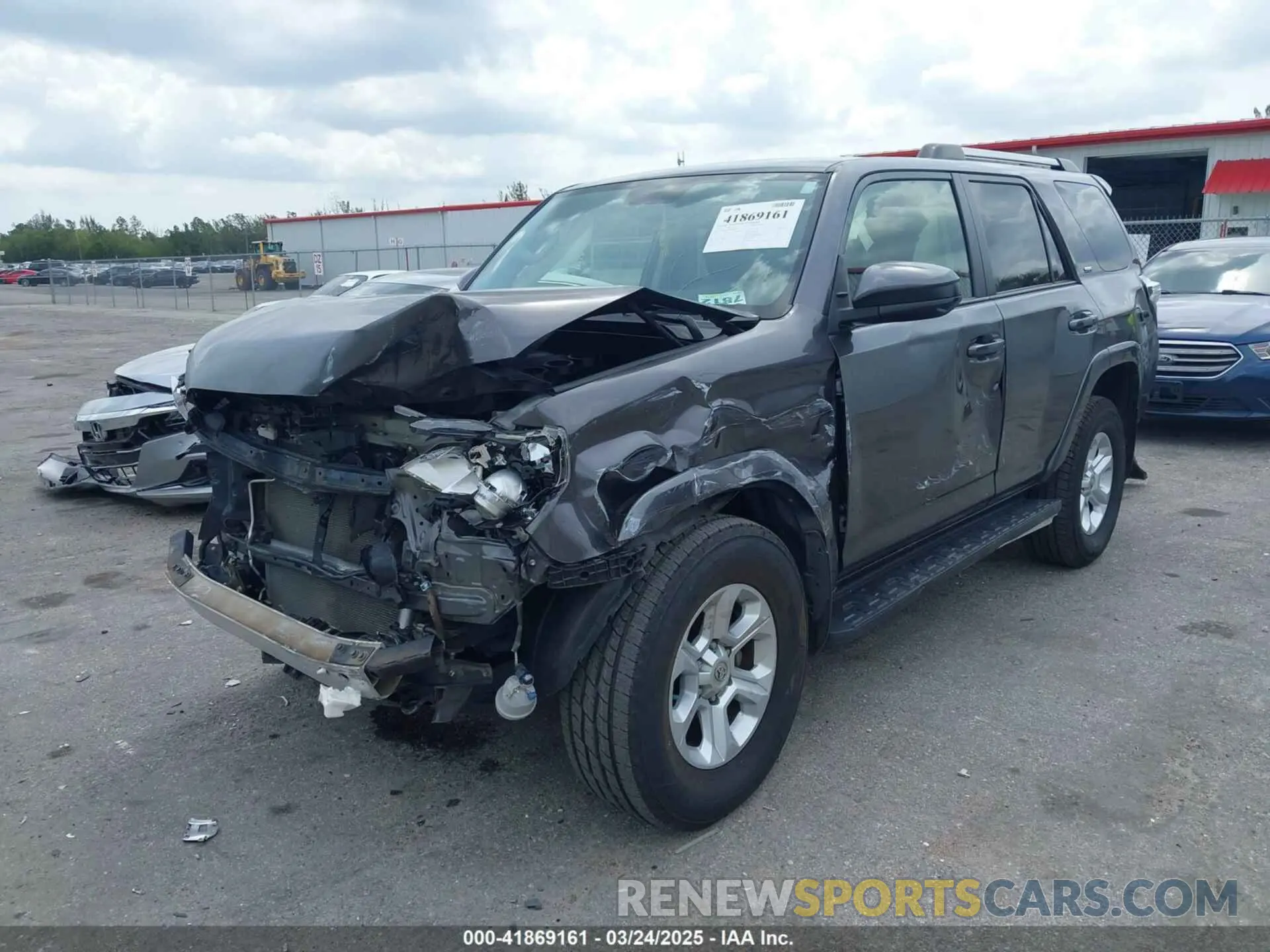 18 Photograph of a damaged car JTEBU5JRXK5638880 TOYOTA 4RUNNER 2019