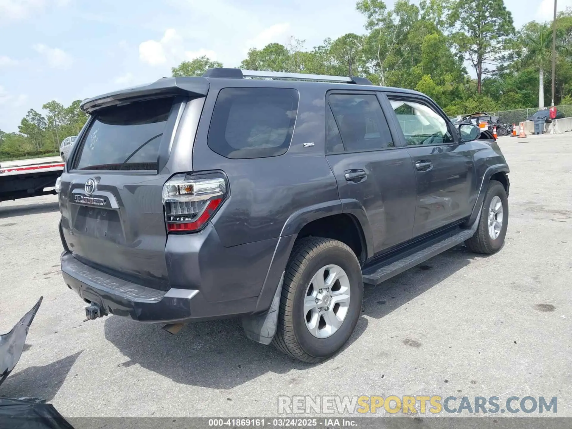 4 Photograph of a damaged car JTEBU5JRXK5638880 TOYOTA 4RUNNER 2019