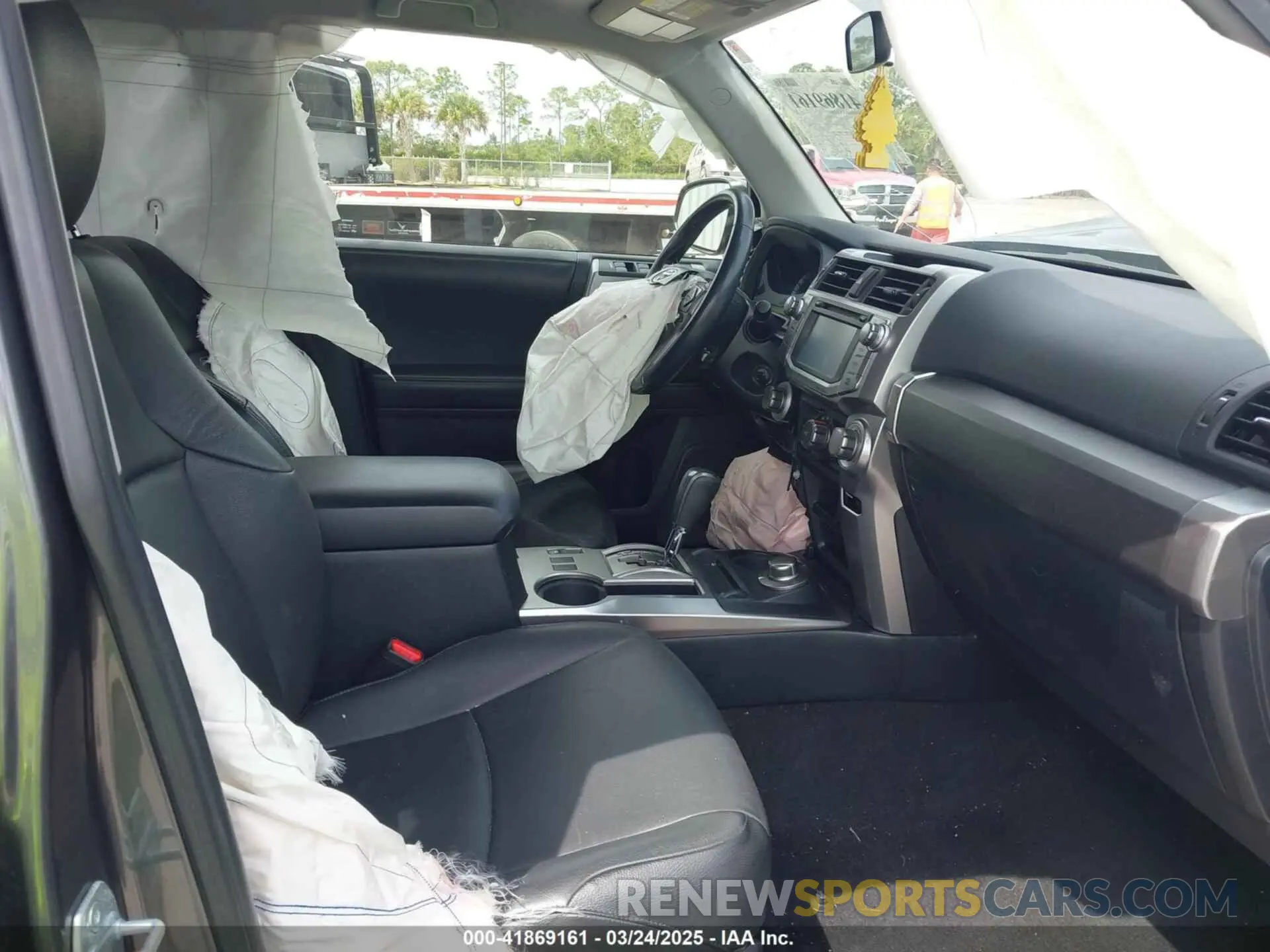 5 Photograph of a damaged car JTEBU5JRXK5638880 TOYOTA 4RUNNER 2019