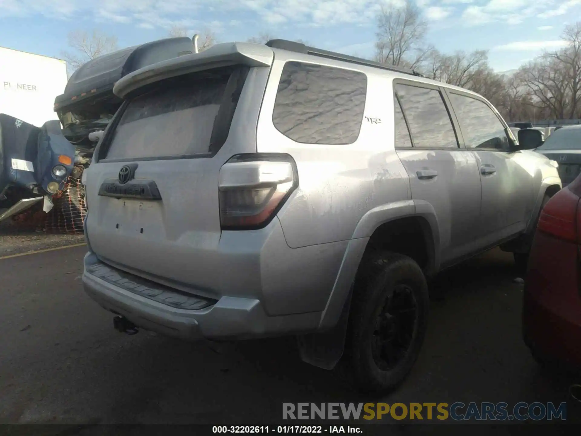 4 Photograph of a damaged car JTEBU5JRXK5642346 TOYOTA 4RUNNER 2019