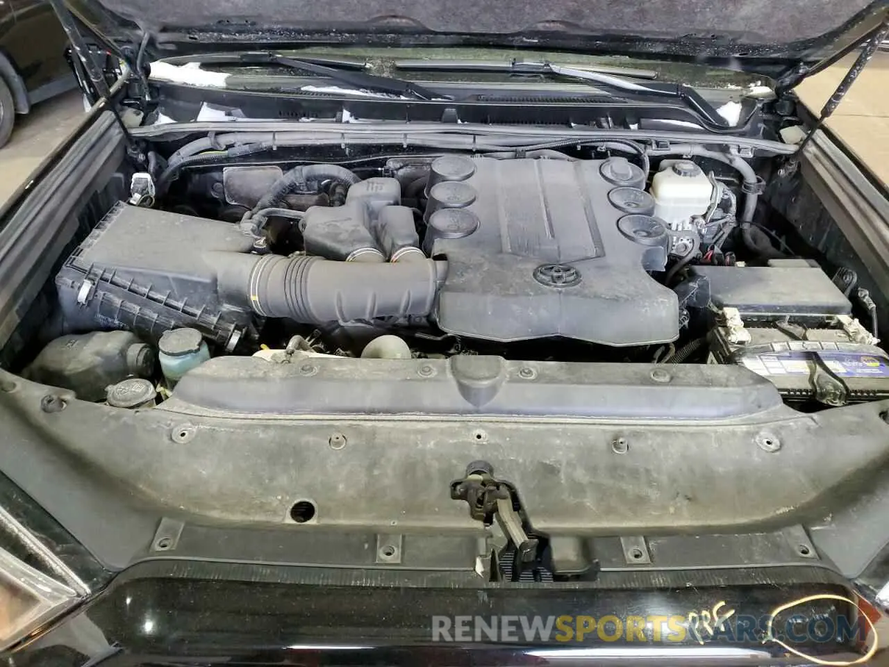 12 Photograph of a damaged car JTEBU5JRXK5642962 TOYOTA 4RUNNER 2019