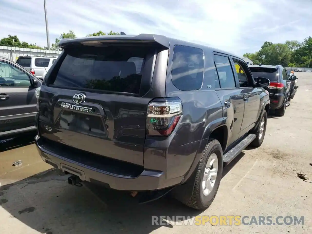 4 Photograph of a damaged car JTEBU5JRXK5662127 TOYOTA 4RUNNER 2019