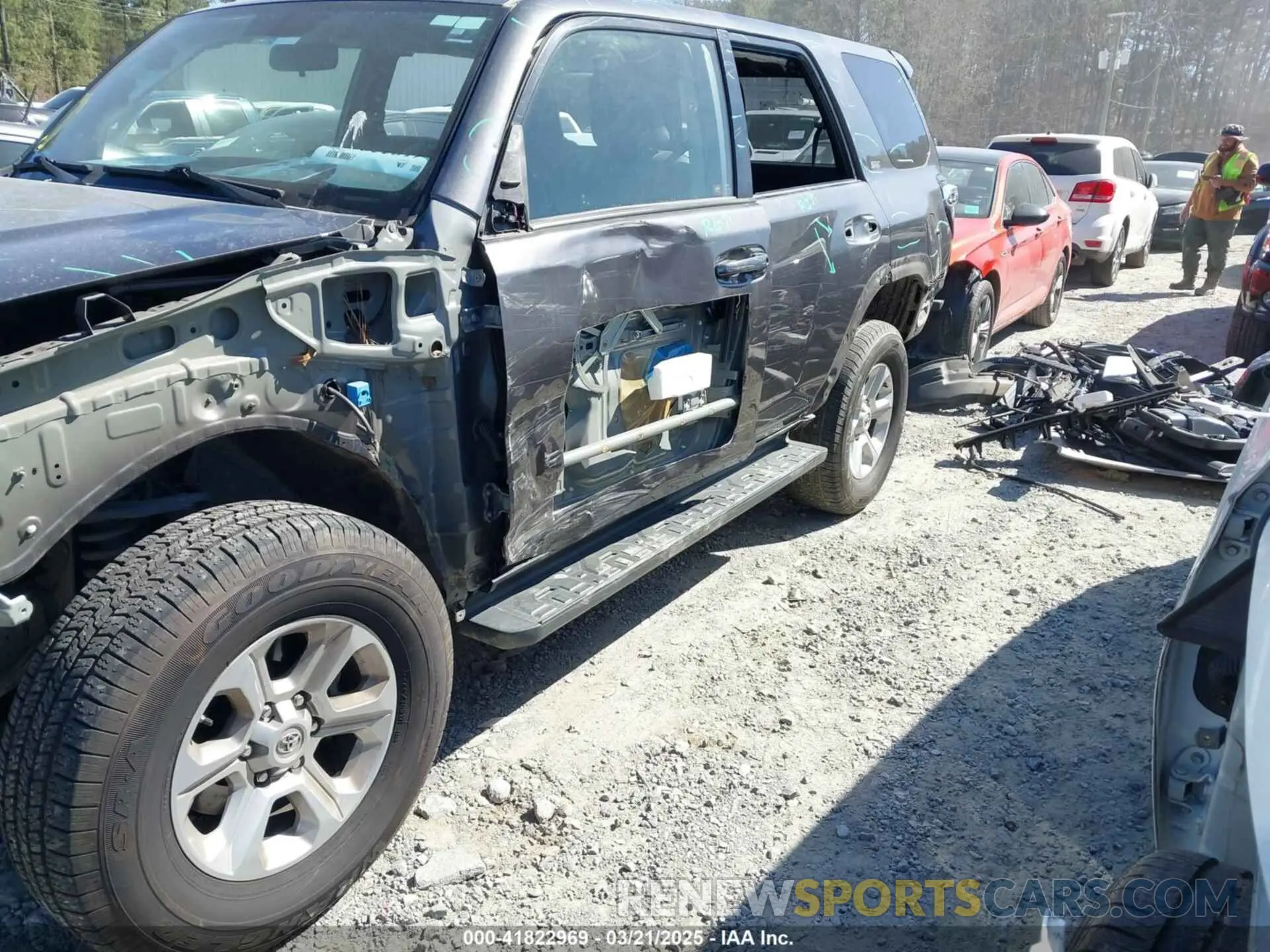 17 Photograph of a damaged car JTEBU5JRXK5664489 TOYOTA 4RUNNER 2019