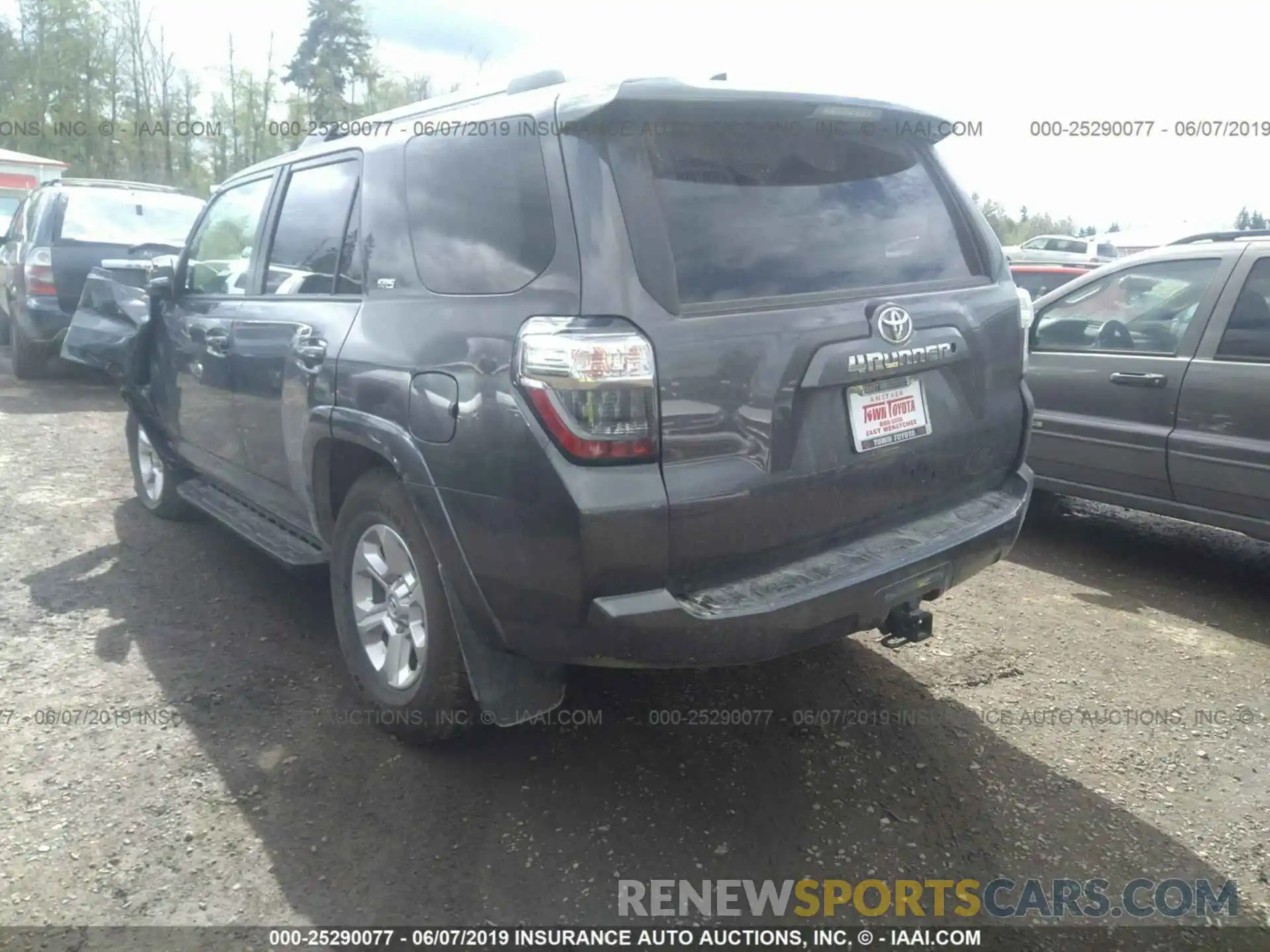 3 Photograph of a damaged car JTEBU5JRXK5672091 TOYOTA 4RUNNER 2019