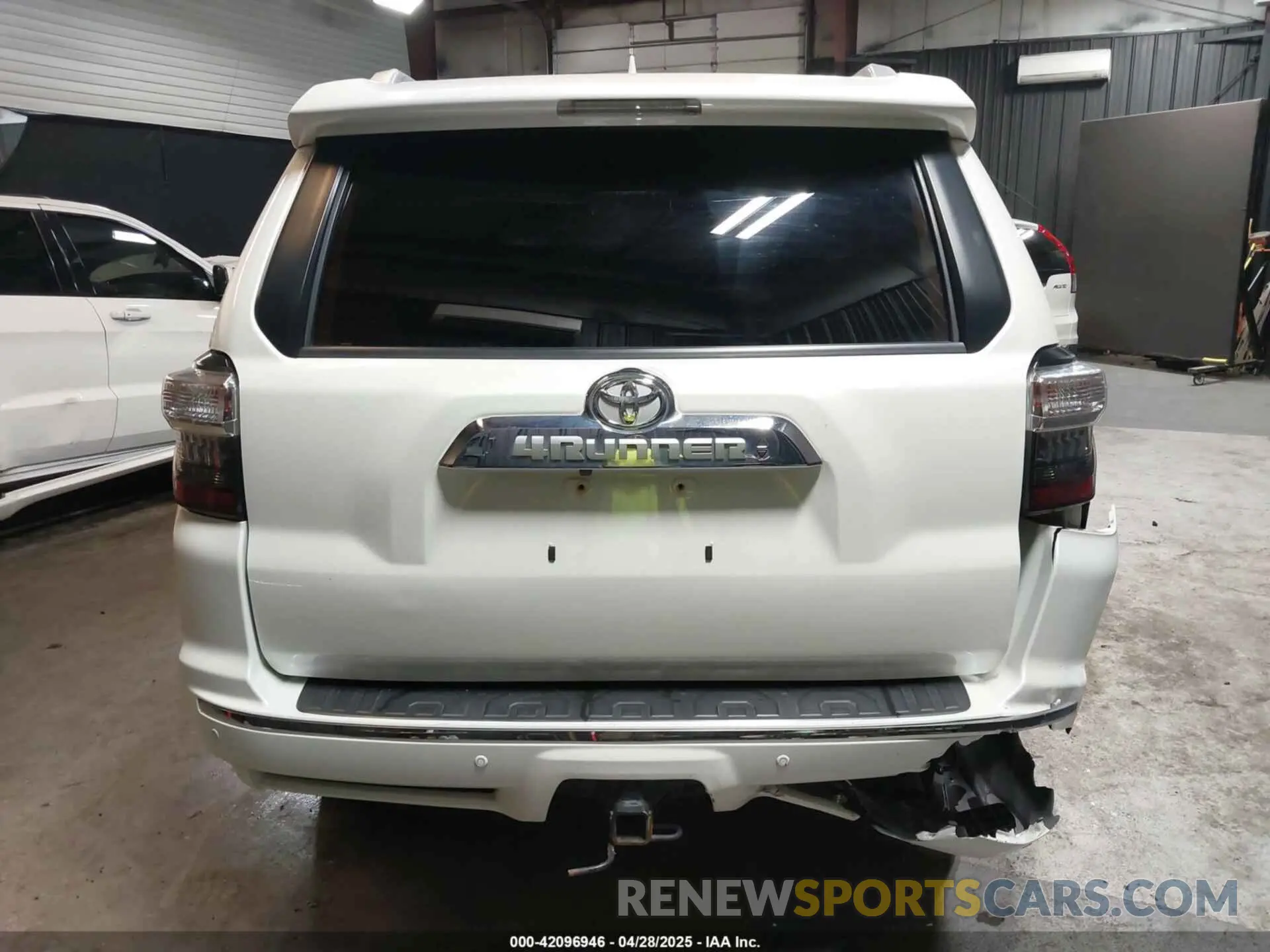 17 Photograph of a damaged car JTEBU5JRXK5678456 TOYOTA 4RUNNER 2019