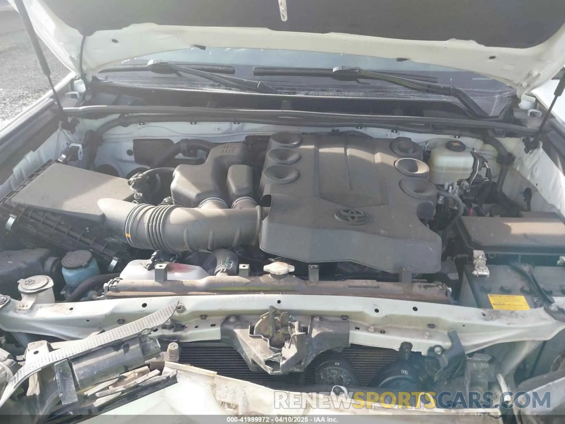 10 Photograph of a damaged car JTEBU5JRXK5700956 TOYOTA 4RUNNER 2019