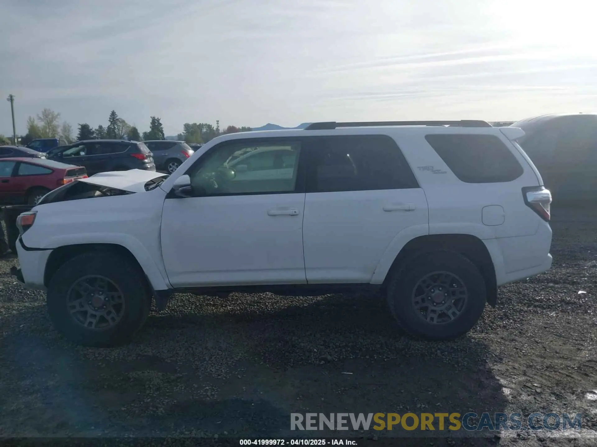 15 Photograph of a damaged car JTEBU5JRXK5700956 TOYOTA 4RUNNER 2019