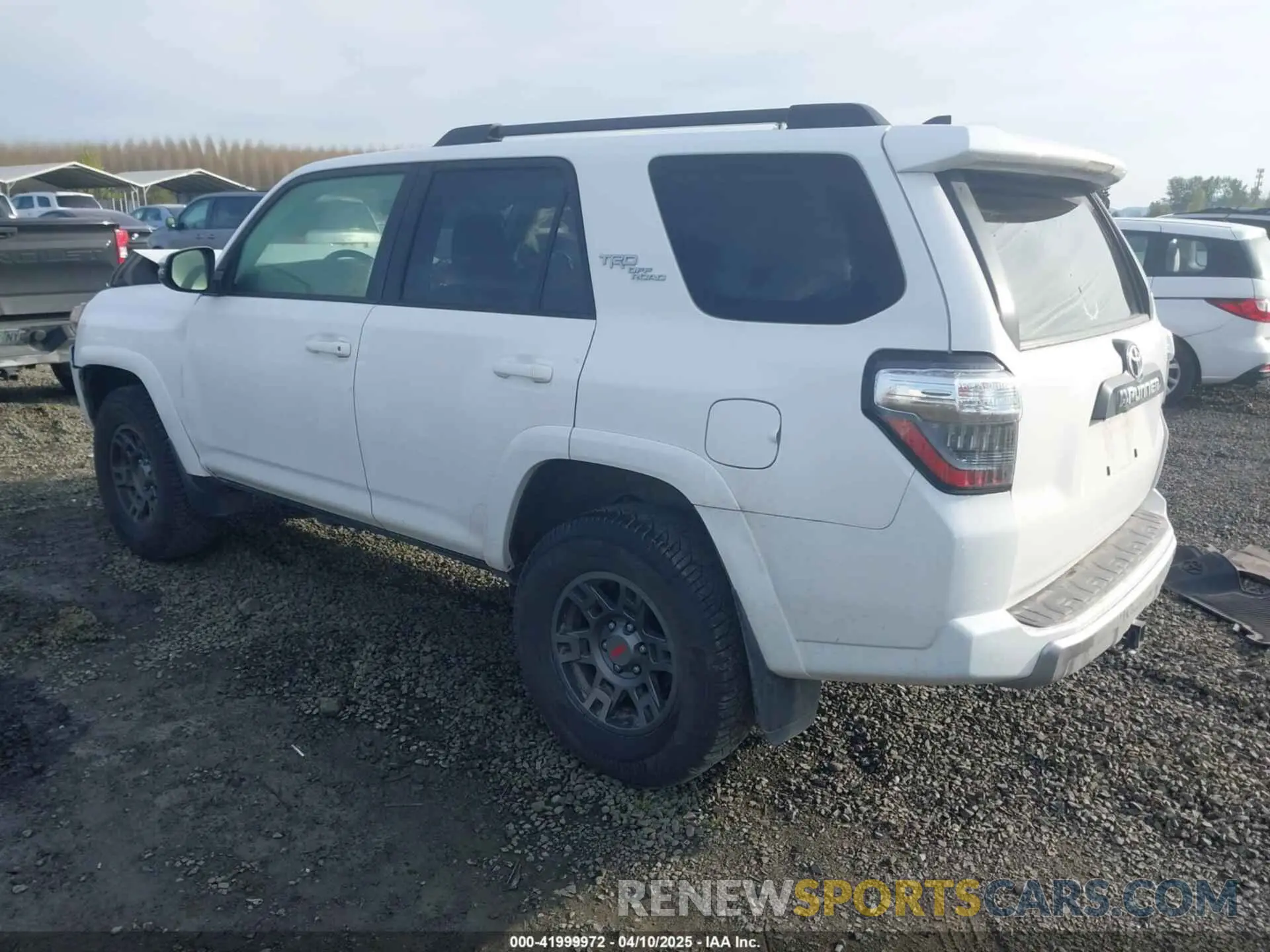 3 Photograph of a damaged car JTEBU5JRXK5700956 TOYOTA 4RUNNER 2019