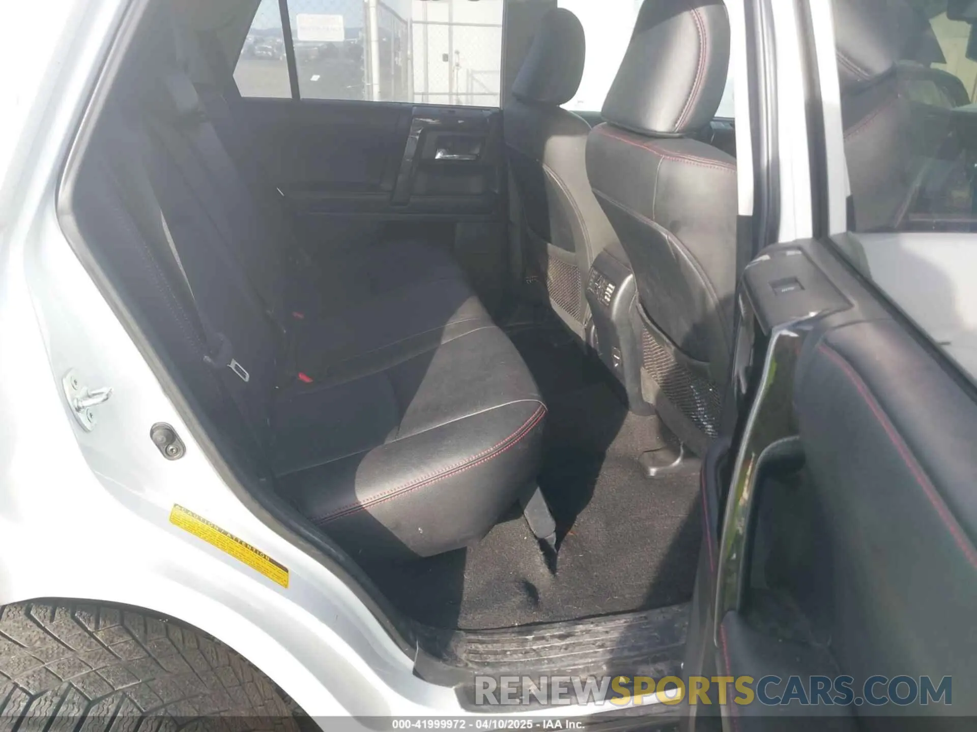 8 Photograph of a damaged car JTEBU5JRXK5700956 TOYOTA 4RUNNER 2019