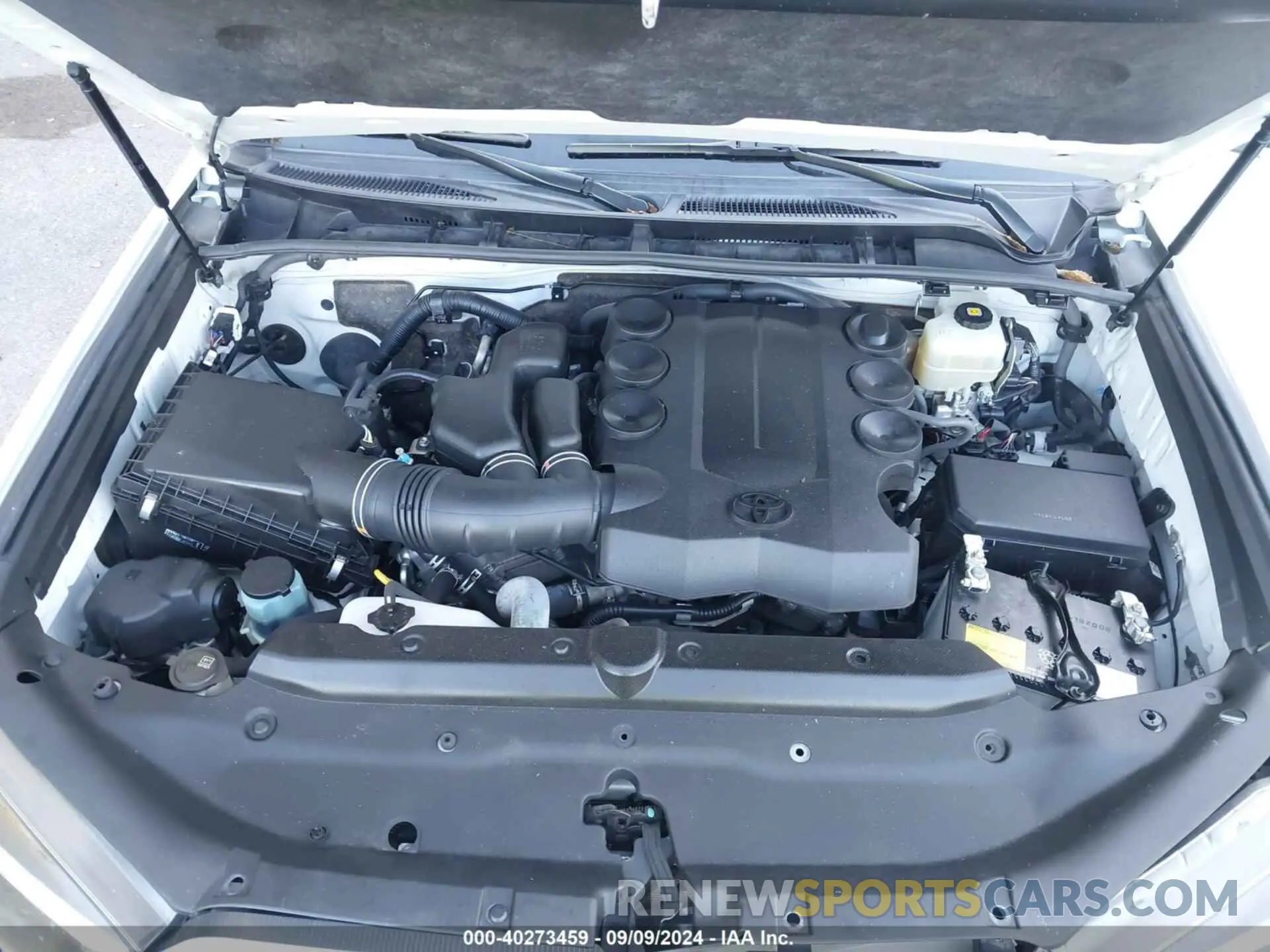 10 Photograph of a damaged car JTEBU5JRXK5701279 TOYOTA 4RUNNER 2019
