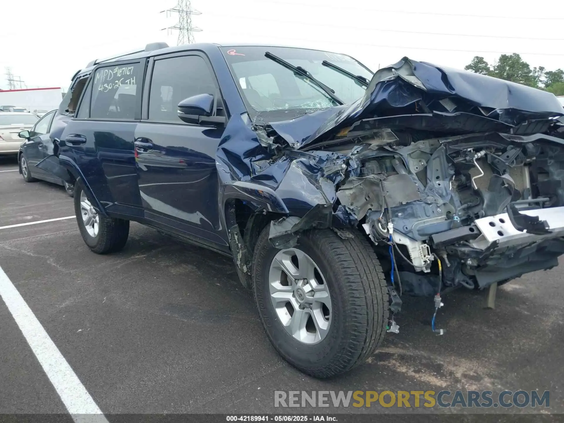 1 Photograph of a damaged car JTEBU5JRXK5712069 TOYOTA 4RUNNER 2019