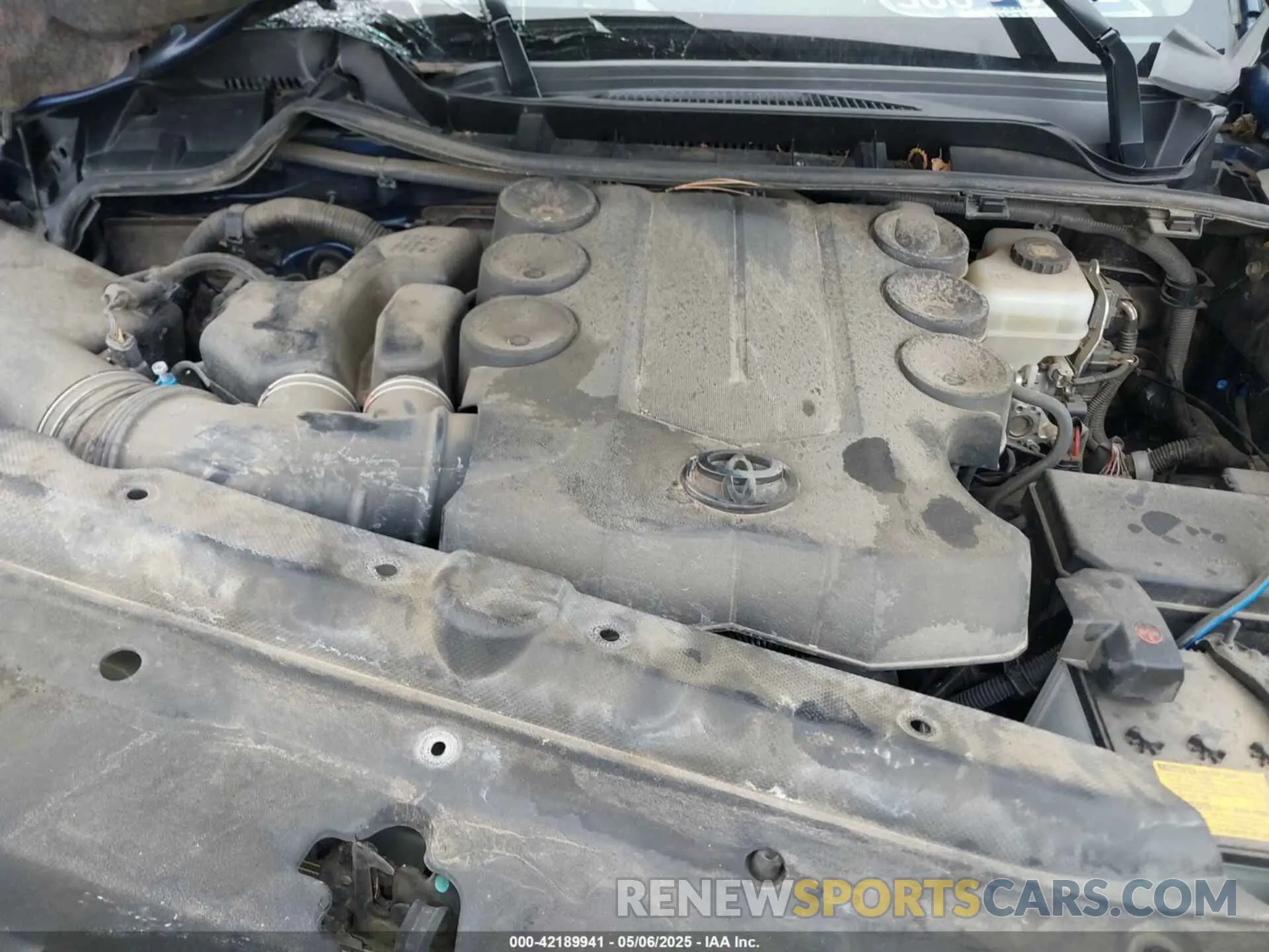 10 Photograph of a damaged car JTEBU5JRXK5712069 TOYOTA 4RUNNER 2019