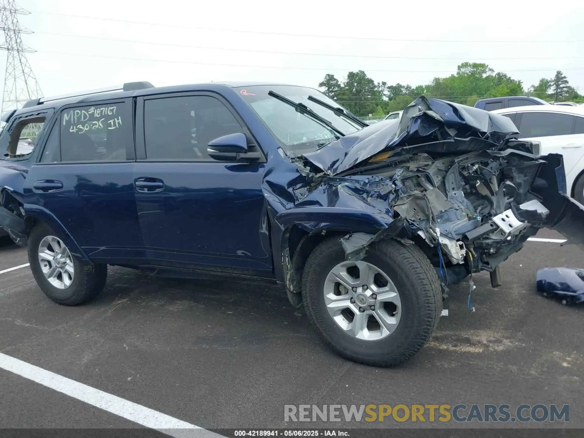 13 Photograph of a damaged car JTEBU5JRXK5712069 TOYOTA 4RUNNER 2019