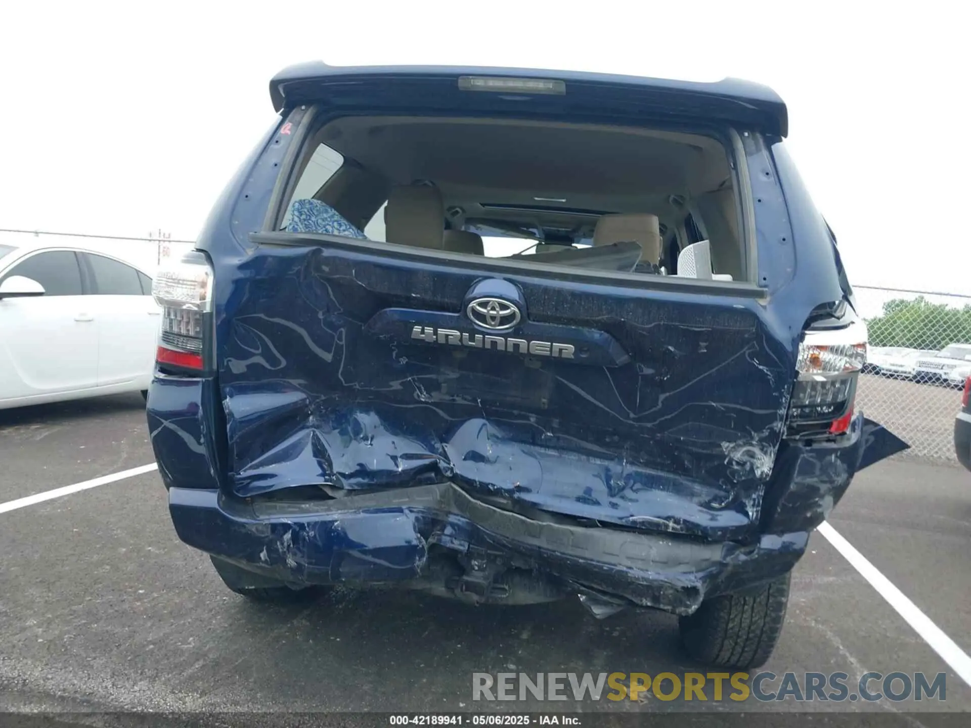 16 Photograph of a damaged car JTEBU5JRXK5712069 TOYOTA 4RUNNER 2019