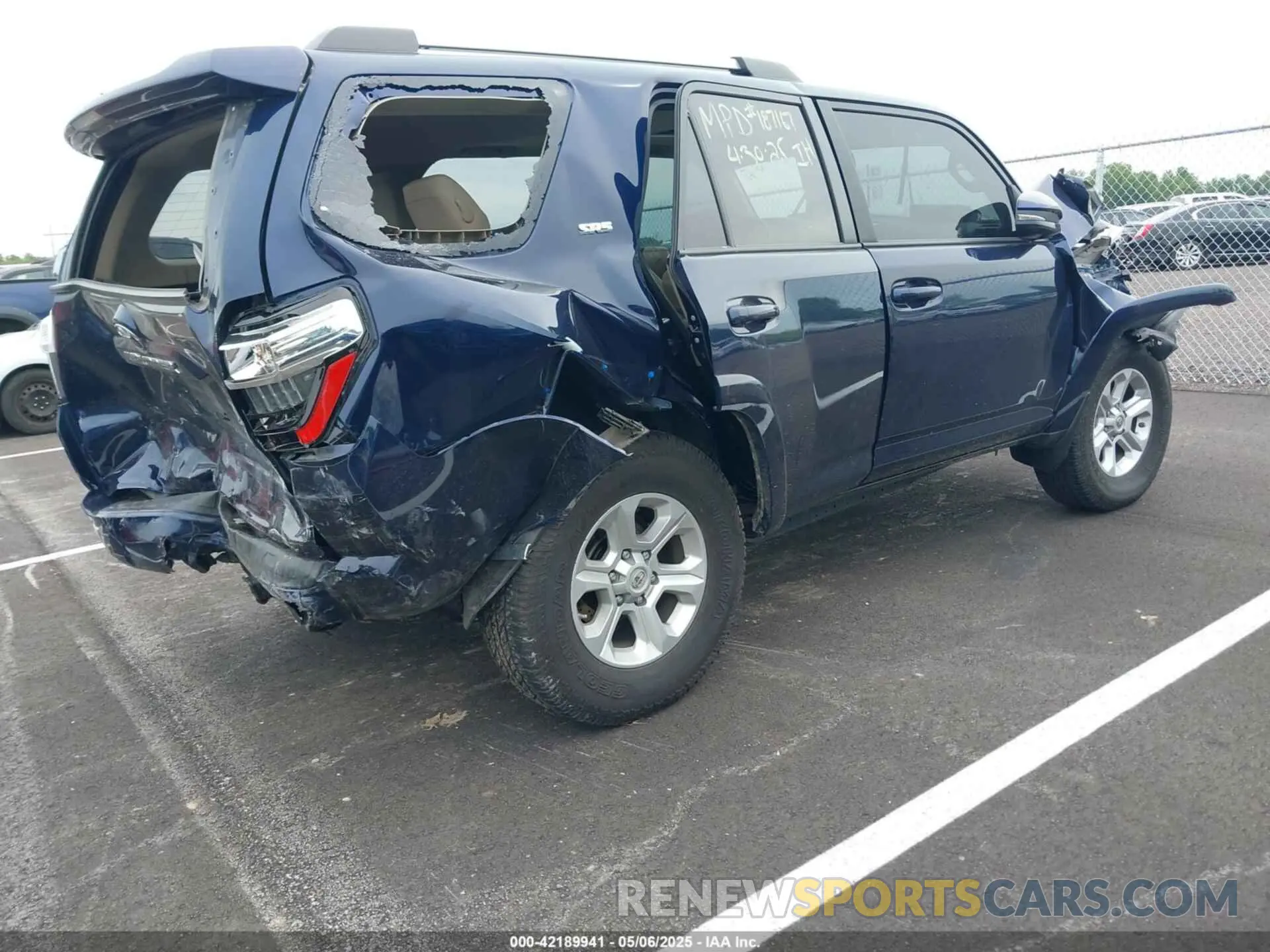 4 Photograph of a damaged car JTEBU5JRXK5712069 TOYOTA 4RUNNER 2019