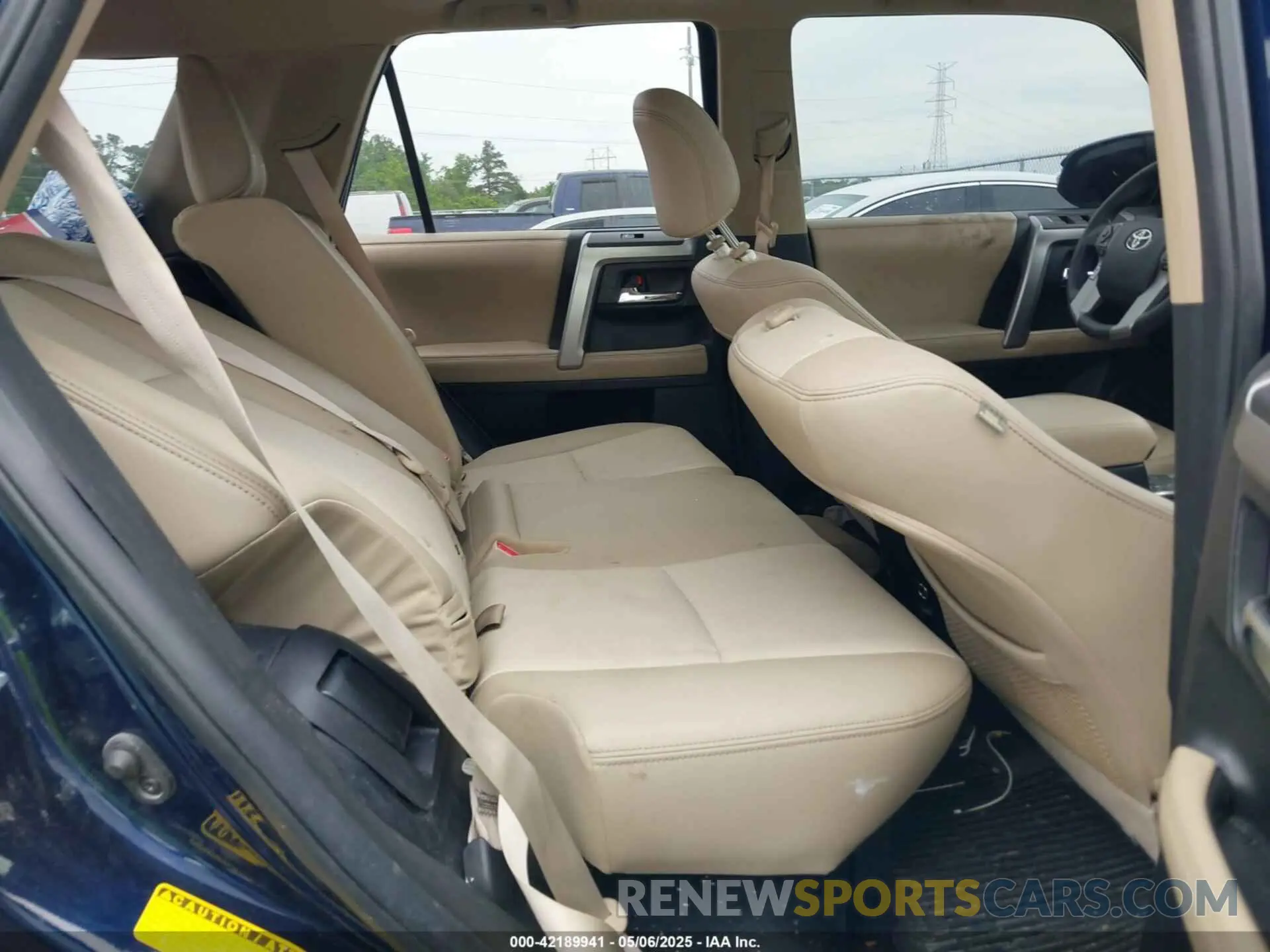 8 Photograph of a damaged car JTEBU5JRXK5712069 TOYOTA 4RUNNER 2019