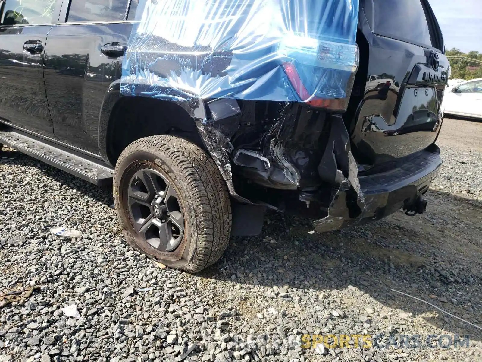 9 Photograph of a damaged car JTEBU5JRXK5719037 TOYOTA 4RUNNER 2019