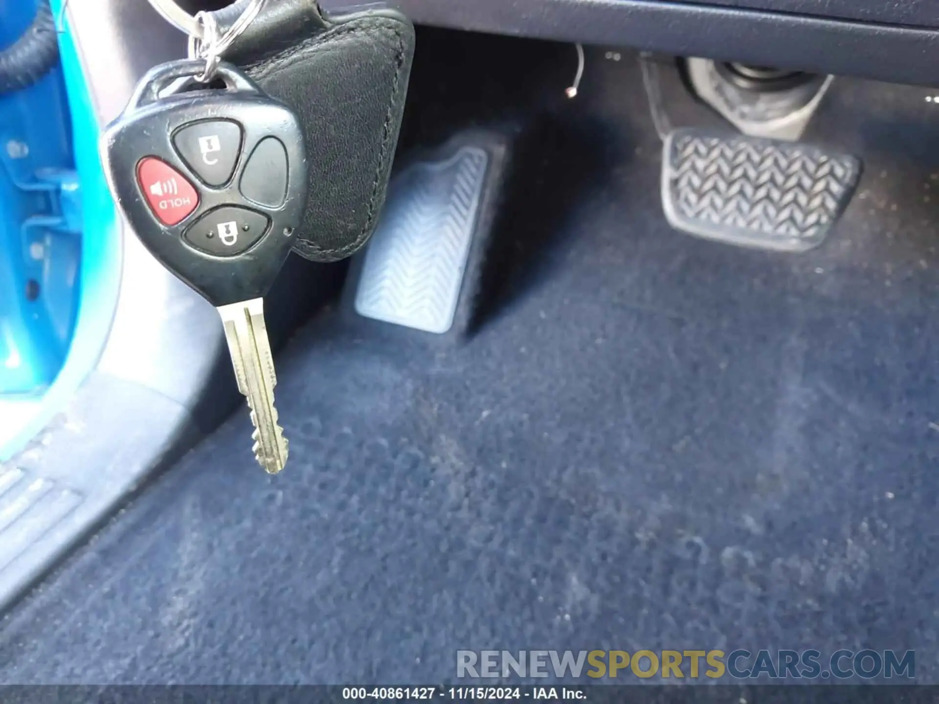 11 Photograph of a damaged car JTEBU5JRXK5722987 TOYOTA 4RUNNER 2019
