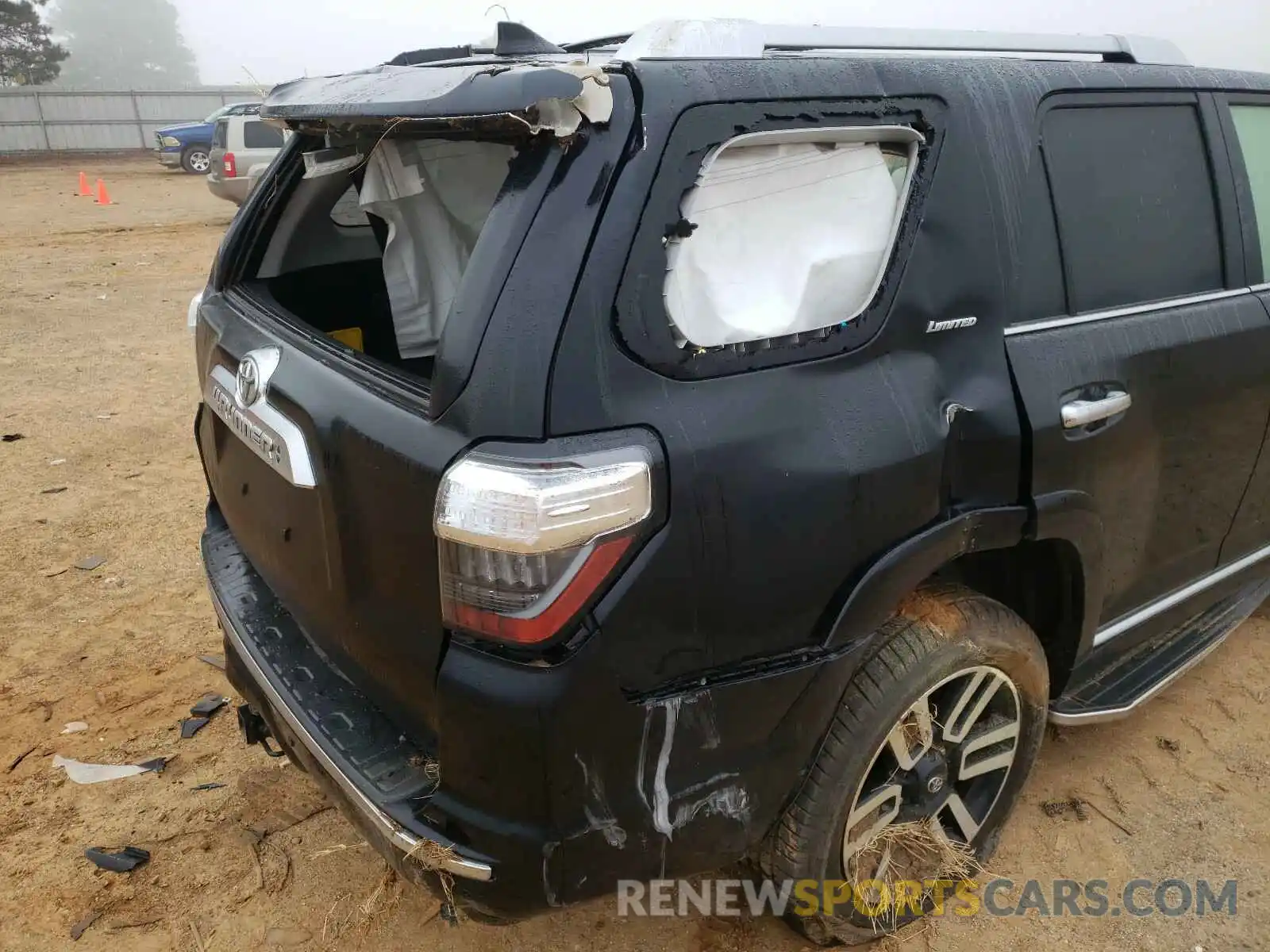 9 Photograph of a damaged car JTEBU5JRXK5728143 TOYOTA 4RUNNER 2019