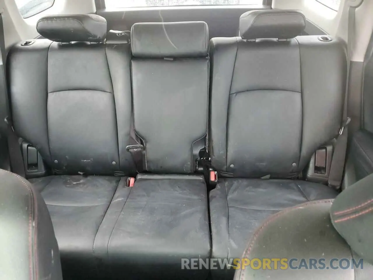 10 Photograph of a damaged car JTEBU5JRXK5728580 TOYOTA 4RUNNER 2019