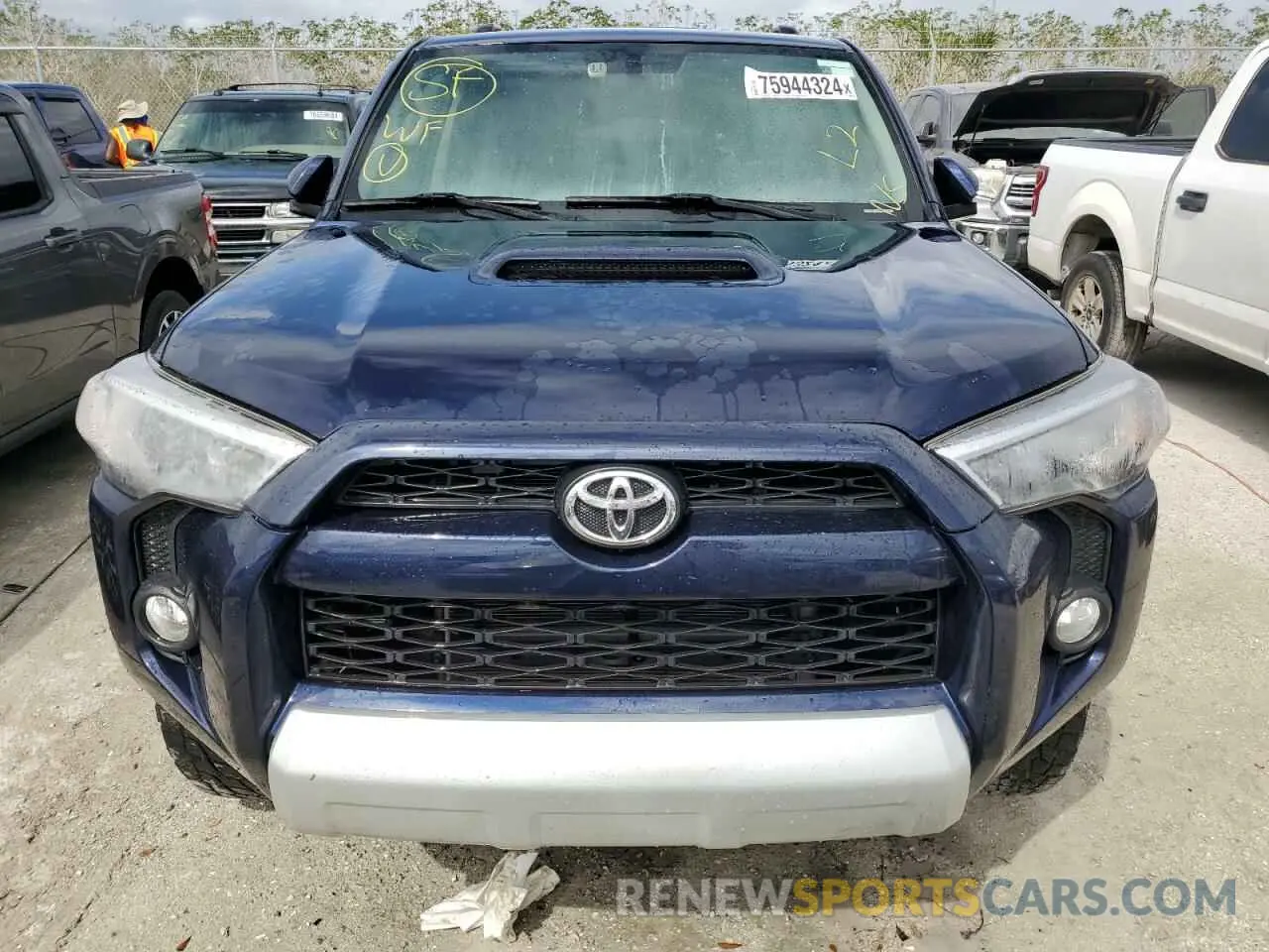 5 Photograph of a damaged car JTEBU5JRXK5728580 TOYOTA 4RUNNER 2019
