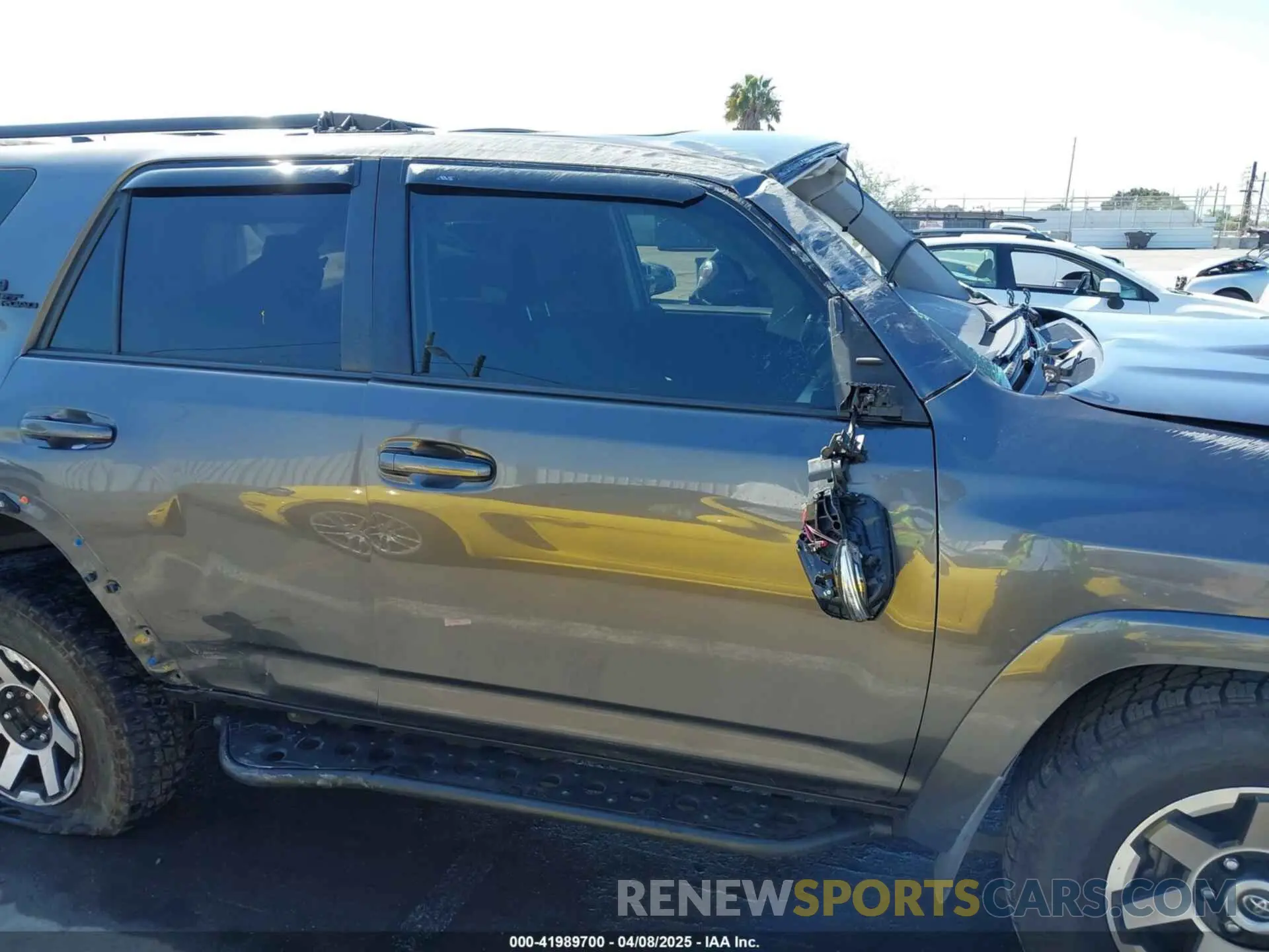 13 Photograph of a damaged car JTEBU5JRXK5731656 TOYOTA 4RUNNER 2019