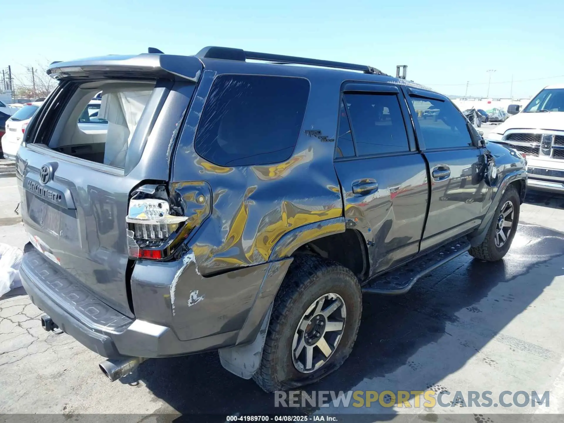 4 Photograph of a damaged car JTEBU5JRXK5731656 TOYOTA 4RUNNER 2019